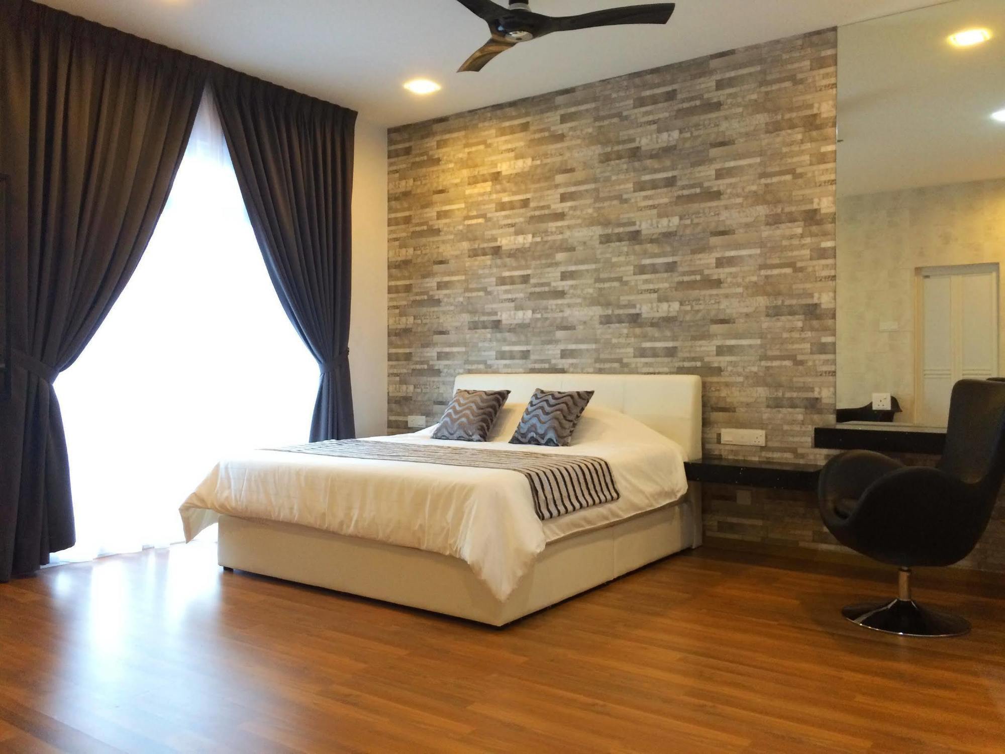 Shamrock Boutique Villa - Stay For 12 Person Batu Ferringhi Exterior foto